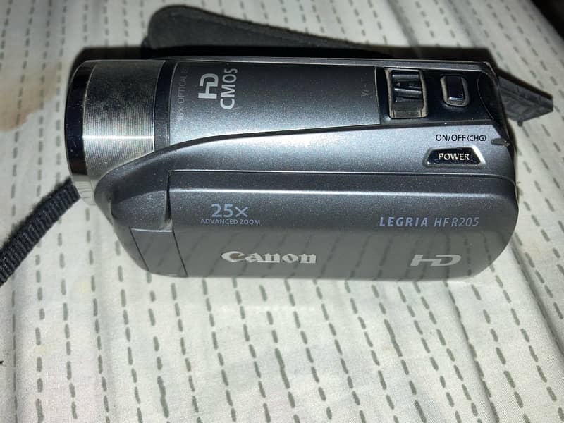 Canon handy cam iVIS HF R21 0