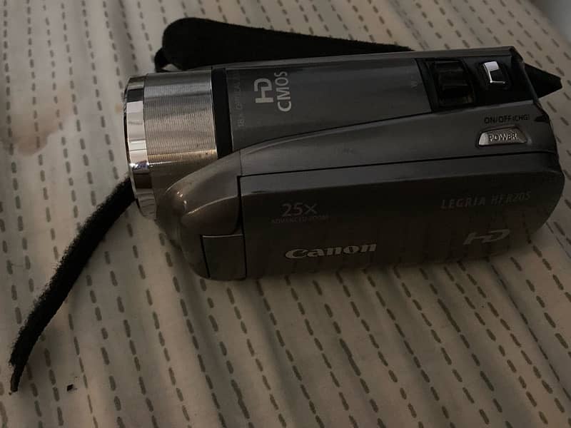 Canon handy cam iVIS HF R21 2