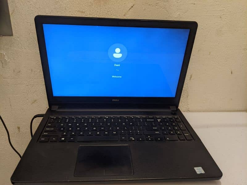 Dell Inspiron 5559 with 2GB AMD graphics card 1