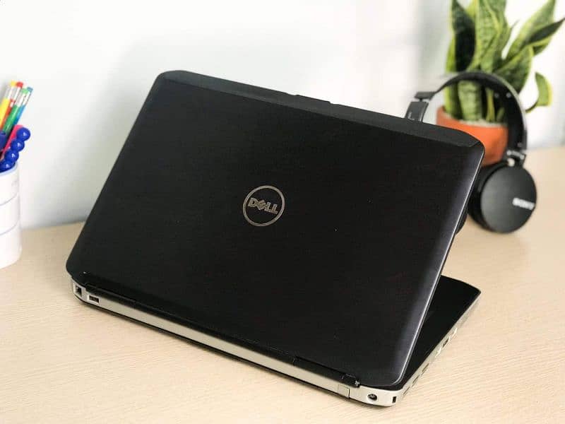 Dell Latitude Core i7 2nd Generation 8GB Ram / 128GB SSD 2