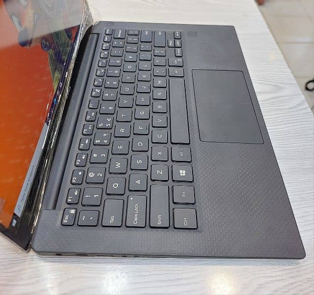 DELL XPS 13 9360 CI7 7TH GENERATION 16/256GB 1