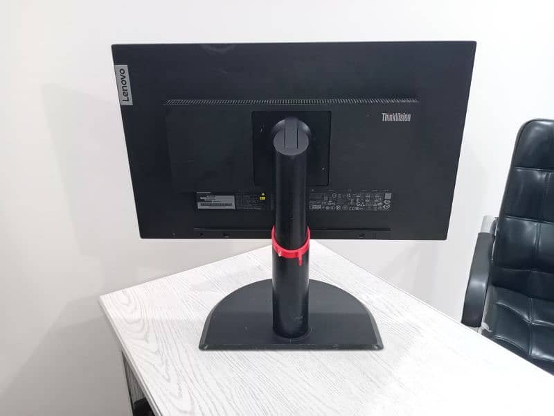 Lenovo Thinkvision 24 inches 1080p ips borderless led for graphic 5