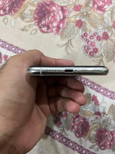 iPhone 11 pro max 64gb jv 5