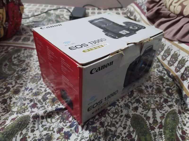 Canon 1300D (full box + 50 mm lens + Toyani tripod/Monopod) 12