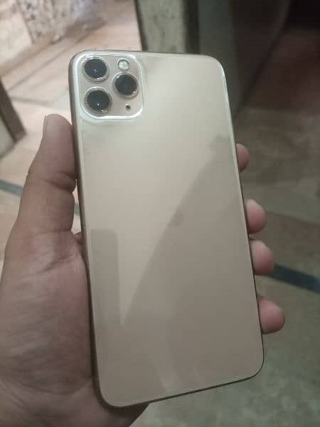 iPhone 11 Pro Max 64gb (Non PTA) 4