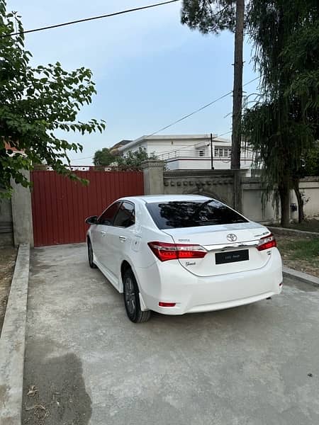 Toyota Altis Grande 2017 10