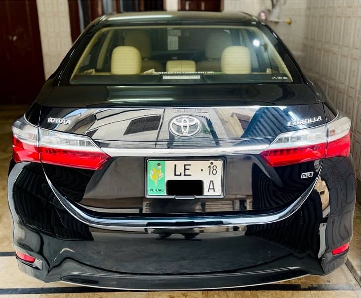 Toyota Corolla GLI 2018 Bumper to bumper genuine 4