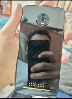 MOTO Z3  4/64. NEW. 2MONTH USE.   10/10 exchange possible 0