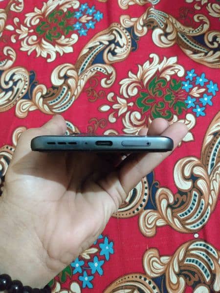 MOTO EDGE 2022/256 GB MEMORY 8GB RAM/ ALL OKAY /NON PTA 3