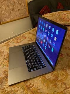 Macbook Pro 2019 model  512 GB 15 inch full size full option