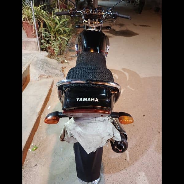 Yamaha ybr 125G 9