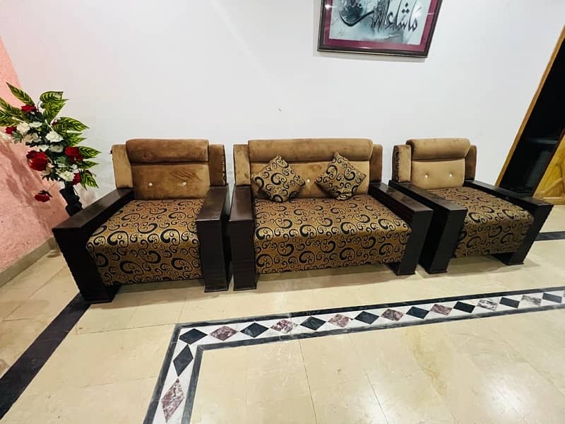 Sofa set for urgent sale 2