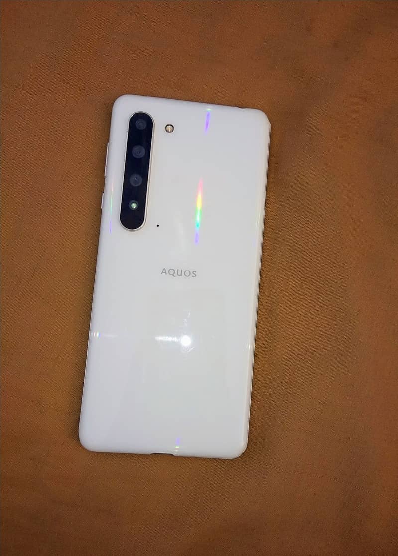 Android Aquos r5 available for 0