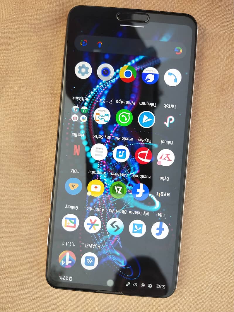 Android Aquos r5 available for 2