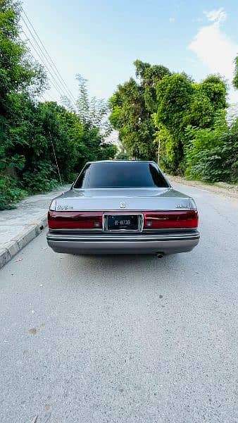 Toyota Crown 1988 6