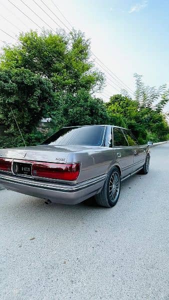 Toyota Crown 1988 15