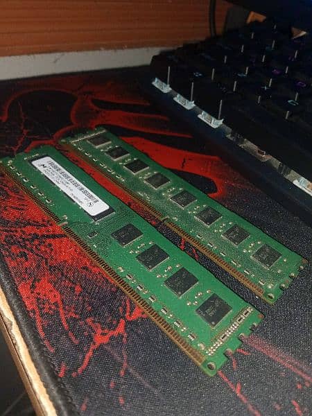 2 sticks of 4gb ram (8gb) ddr3 1