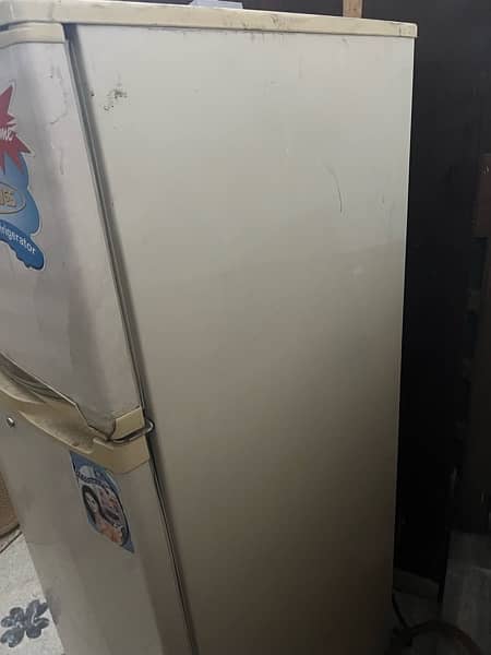 waves fridge good condition urgent sale 3