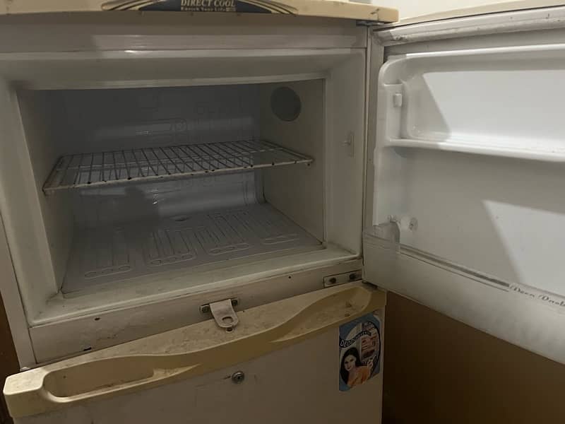 waves fridge good condition urgent sale 5