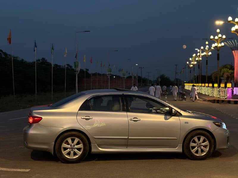 Toyota Corolla Altis SR 2011 end 2012 Reg 2