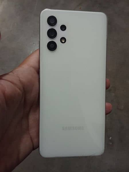 samsung A32 argent salle 1