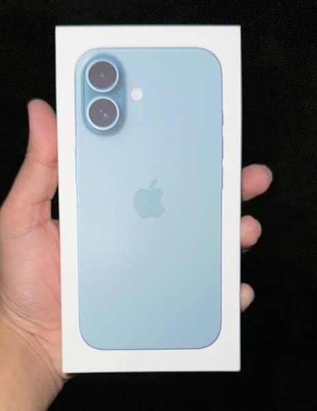 iPhone 16 128 GB Teal Colour 1