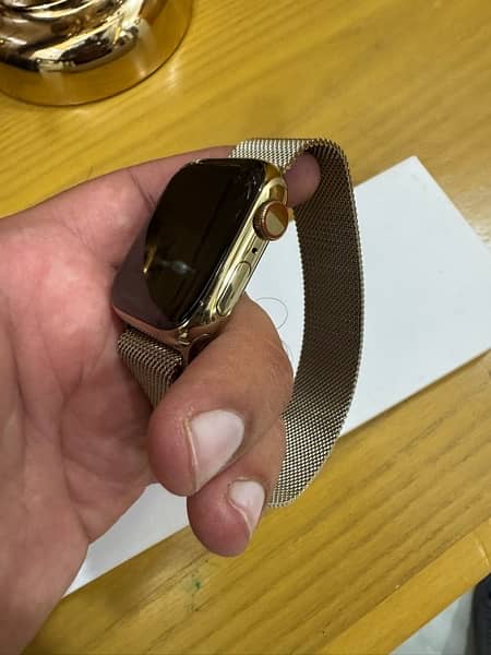 Apple Watch series 9 Stainless Steel Gold 0