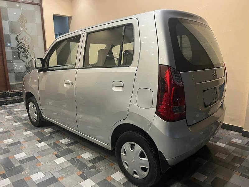 Suzuki Wagon R 2017 1