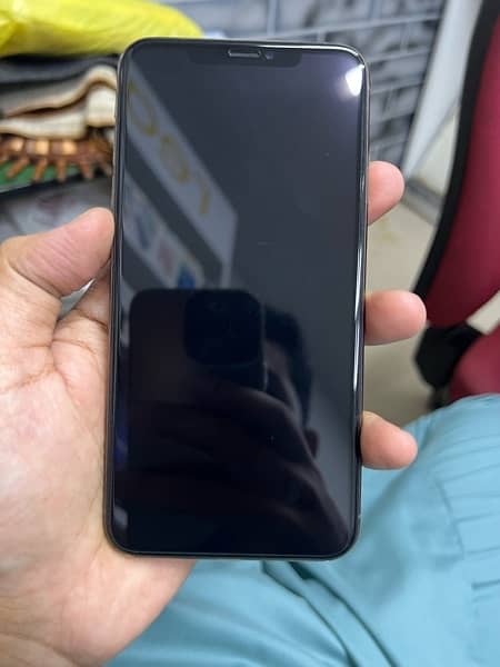 iphone xs max 512gb pta 7