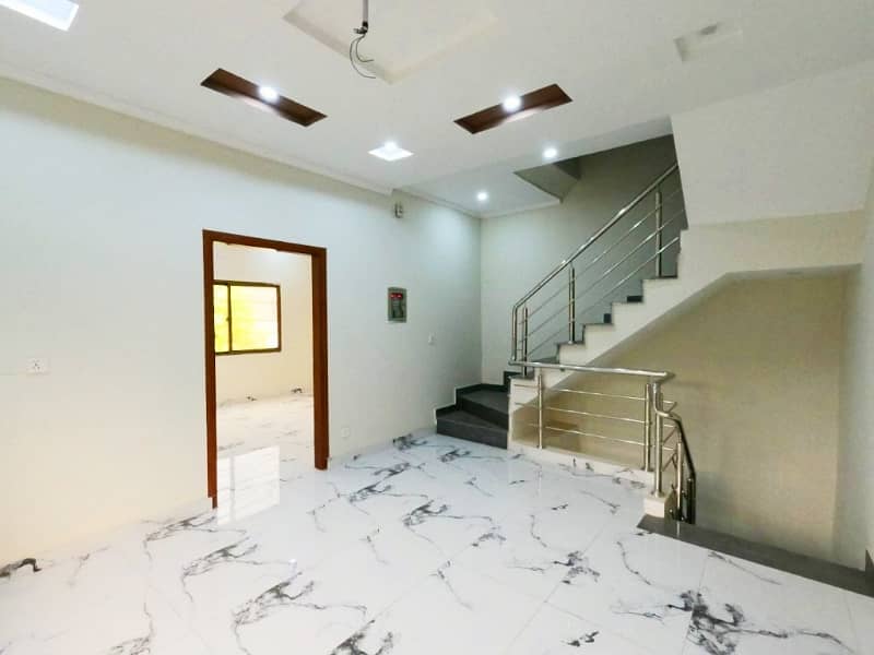 3 Marla House Is Available For Sale In Samnabad zafer colony Colony Lahore 9