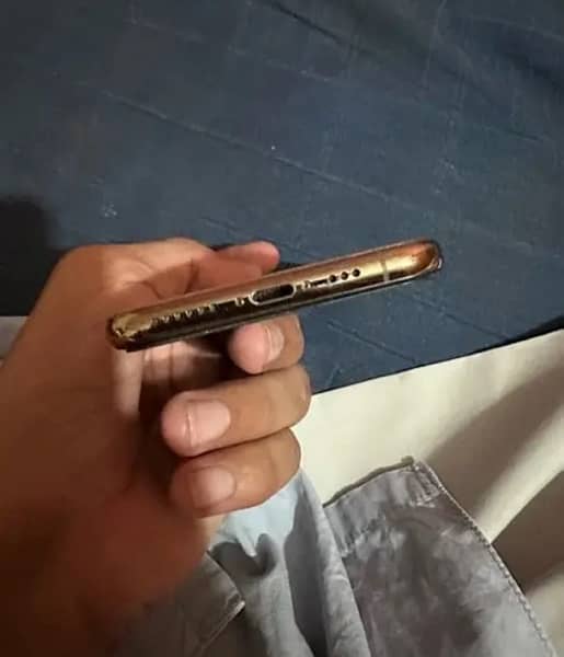 Iphone xs 64GB PTA APPROVED 3