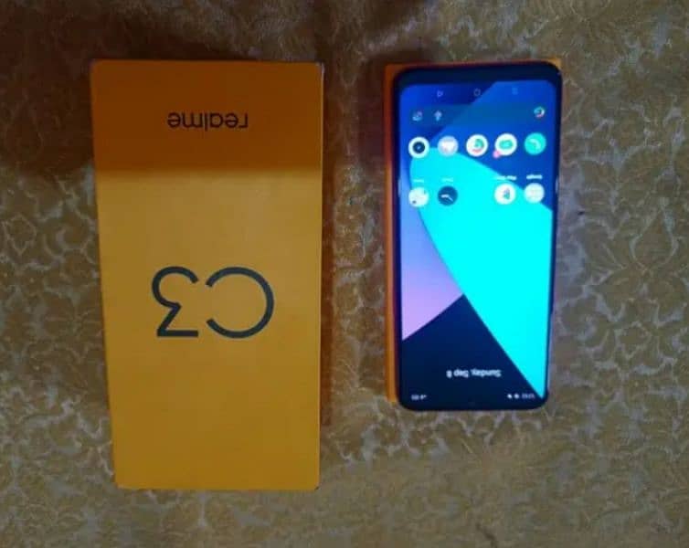 realme c3 gaming phone with box and charger 3