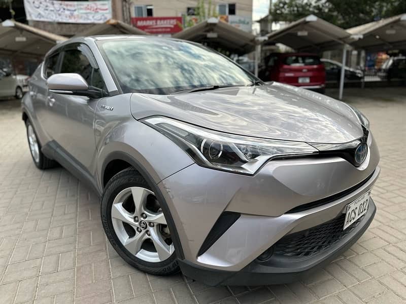 Toyota C-HR 2017 1