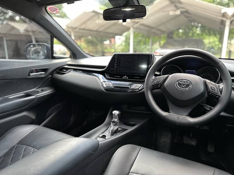 Toyota C-HR 2017 12