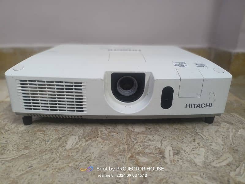 WE HAVE ALL KINDS OF PROJECTORS AVAILBLE IN DUBAI IMPORT 03152965654 6