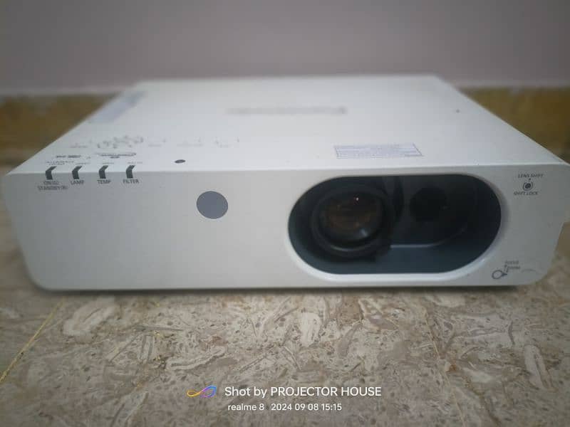 WE HAVE ALL KINDS OF PROJECTORS AVAILBLE IN DUBAI IMPORT 03152965654 7