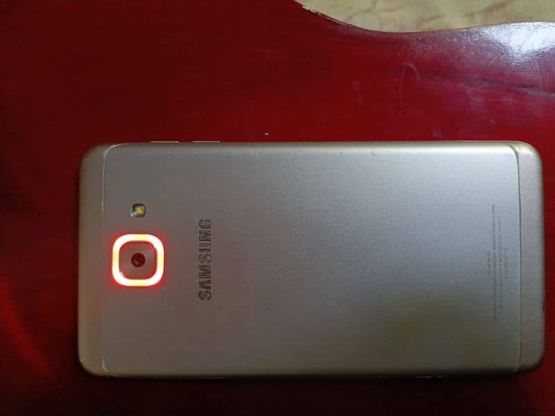 original Samsung Galaxy J7 max 7