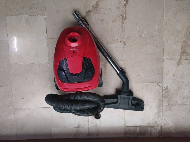 Dawlance Vacuum cleaner perfect condition 4