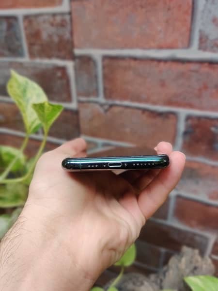 iPhone 11 Pro 256gb pta approved 5