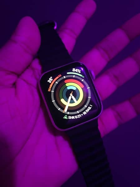 Apple Watch Series 4 - (40mm) 0