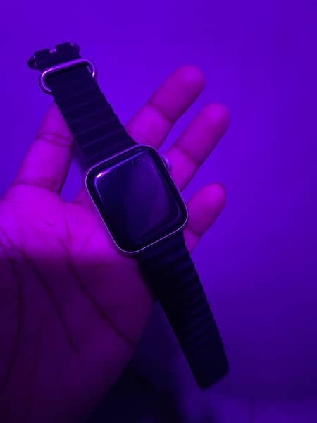 Apple Watch Series 4 - (40mm) 2