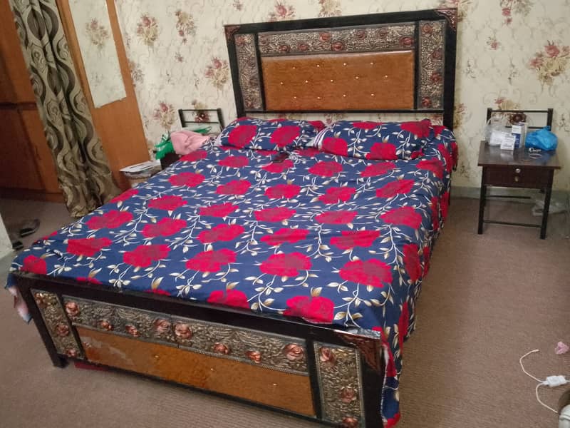 Metal bed set 1