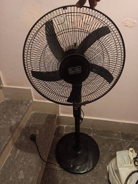 black decker pedestal fan 1