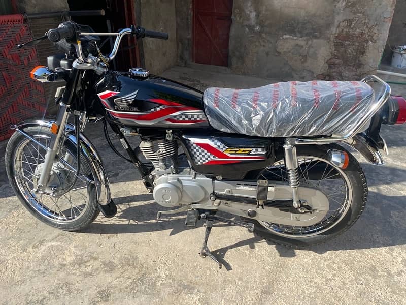 Honda 125’ 2024 Model Brand New Bike argent For Sale 3