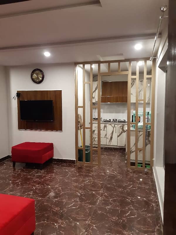 1 Bedroom VIP Full furnish flat per day available in Bahria town Lahore 5