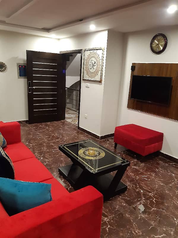 1 Bedroom VIP Full furnish flat per day available in Bahria town Lahore 21