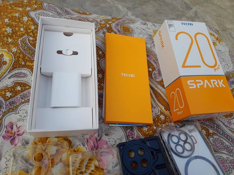 Tecno spark 20 pro plus 10