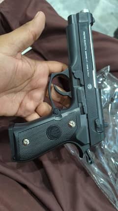 full Metal Berrata airsoft pistol gun