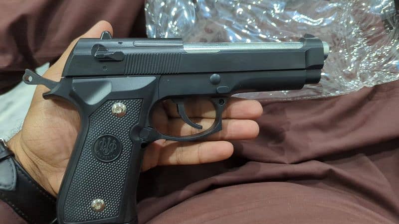 full Metal Berrata airsoft pistol gun 1