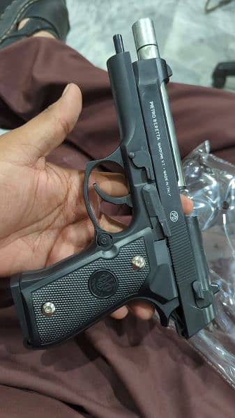 full Metal Berrata airsoft pistol gun 2